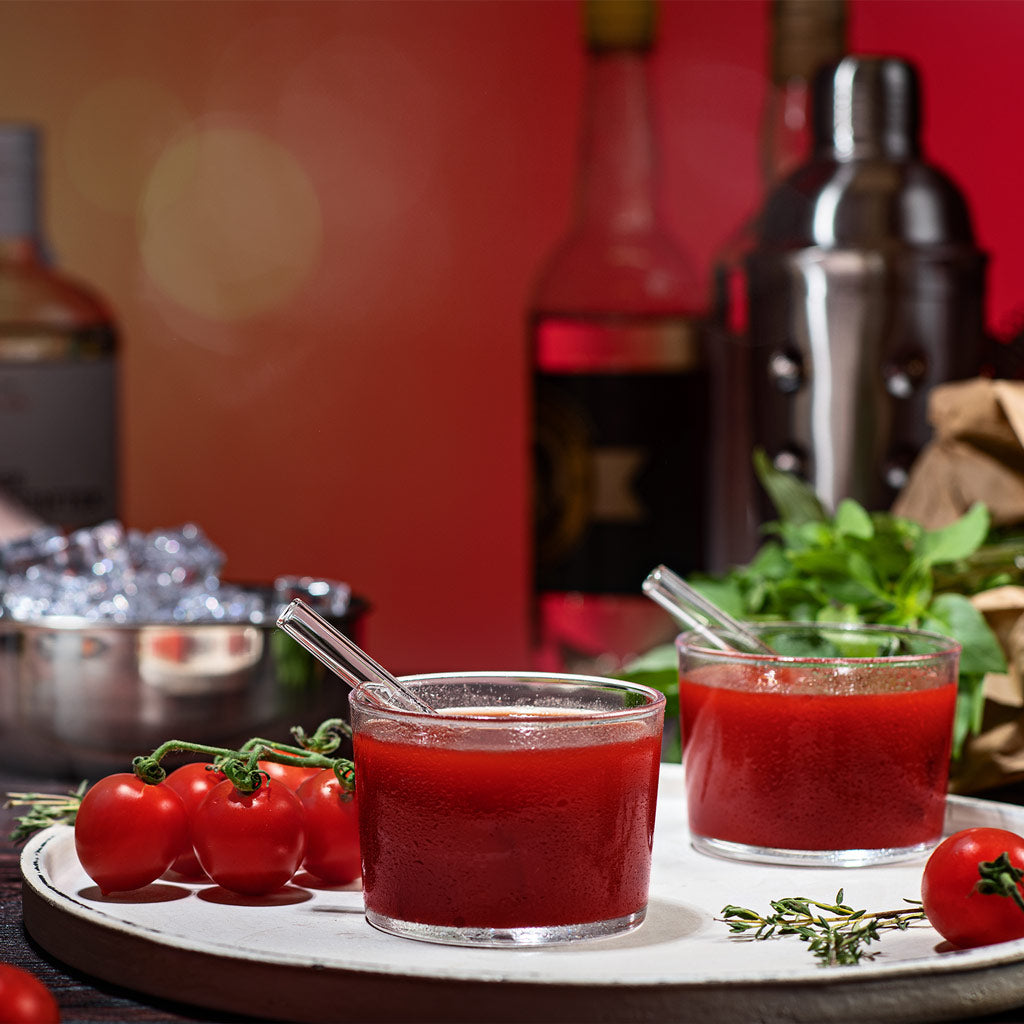 https://halmstraws.com/cdn/shop/products/gastronomie-strohhalme-mini-trinkhalme-tomato-gezpacho-suppen-trinkhalme-glas-suppe-berlin-firma-halm-catering-zubehoer-feuer-schnapps-ideen.jpg?v=1613767762